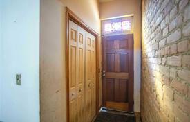 10 dormitorio adosado en Old Toronto, Canadá. C$1 187 000