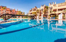 4 dormitorio piso 175 m² en Estepona, España. 790 000 €