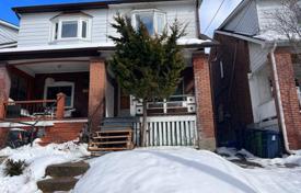 6 dormitorio adosado en Indian Grove, Canadá. C$1 296 000