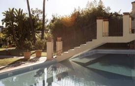 Lujosa casa adosada en Marbella. 1 495 000 €