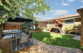 10 dormitorio casa de pueblo en Scarborough, Canadá. C$1 543 000