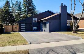 Casa de pueblo – Etobicoke, Toronto, Ontario,  Canadá. C$1 640 000