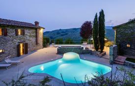 20 dormitorio finca rústica 504 m² en Pratovecchio, Italia. 3 420 000 €