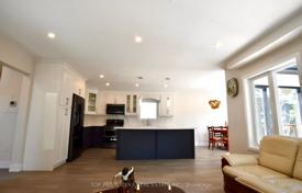 12 dormitorio casa de pueblo en North York, Canadá. C$2 348 000