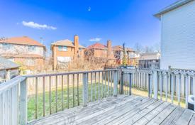 7 dormitorio casa de pueblo en Scarborough, Canadá. C$1 357 000