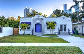 6 dormitorio villa 248 m² en Miami, Estados Unidos. $1 300 000