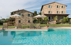 10 dormitorio villa 1074 m² en Todi, Italia. 2 900 000 €