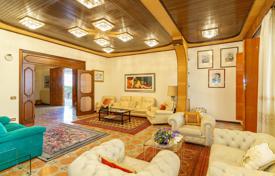 7 dormitorio villa 400 m² en Siracusa, Italia. 790 000 €