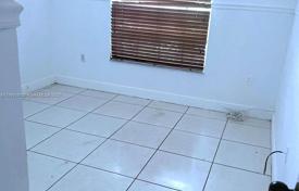 Casa de pueblo – West End, Miami, Florida,  Estados Unidos. $550 000