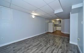12 dormitorio casa de pueblo en Etobicoke, Canadá. C$1 409 000