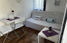 13 dormitorio casa de pueblo 250 m² en Porat, Croacia. 650 000 €