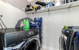 6 dormitorio piso en Etobicoke, Canadá. C$972 000