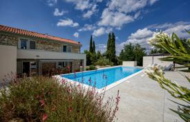 6 dormitorio casa de pueblo 332 m² en Poreč, Croacia. Price on request