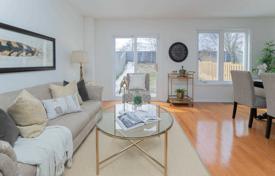 9 dormitorio casa de pueblo en Scarborough, Canadá. C$1 315 000