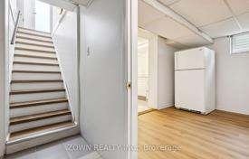 8 dormitorio casa de pueblo en Scarborough, Canadá. C$1 269 000