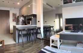 1-dormitorio apartamentos en condominio en Khlong Toei, Tailandia. $126 000