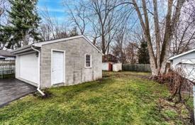 4 dormitorio casa de pueblo en North York, Canadá. C$1 266 000