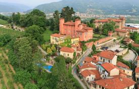 Castillo – Saluzzo, Piedmont, Italia. Precio a consultar