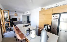 3 dormitorio piso 84 m² en Tel Aviv, Israel. $2 146 000
