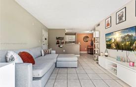 Condominio – West End, Miami, Florida,  Estados Unidos. $290 000