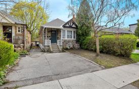 7 dormitorio casa de pueblo en York, Canadá. C$1 284 000