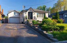 Casa de pueblo – North York, Toronto, Ontario,  Canadá. C$1 142 000