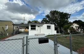 2 dormitorio casa de pueblo 74 m² en Miami, Estados Unidos. $370 000