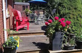 12 dormitorio casa de pueblo en Scarborough, Canadá. C$1 553 000