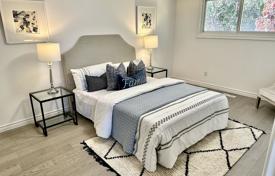 12 dormitorio adosado en North York, Canadá. C$1 748 000