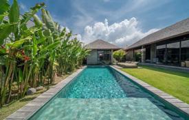 3 dormitorio villa 250 m² en Batu Bolong Beach, Indonesia. $850 000