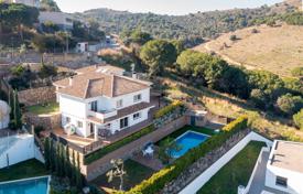 5 dormitorio casa de pueblo 388 m² en Alella, España. 980 000 €
