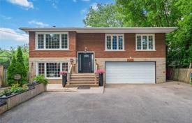 5 dormitorio casa de pueblo en Scarborough, Canadá. C$1 359 000