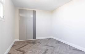 6 dormitorio piso en Etobicoke, Canadá. C$915 000