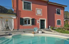 Villa – Monterosso Al Mare, Liguria, Italia. 3 900 €  por semana