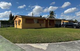 3 dormitorio casa de pueblo 131 m² en Miami, Estados Unidos. $630 000