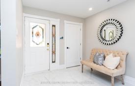 15 dormitorio casa de pueblo en Scarborough, Canadá. C$2 588 000