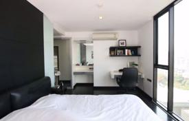 2-dormitorio apartamentos en condominio en Watthana, Tailandia. $301 000