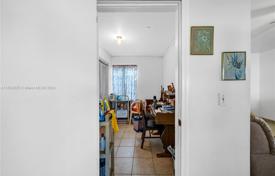 2 dormitorio casa de pueblo 179 m² en Miami, Estados Unidos. $675 000