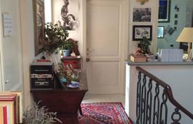 2 dormitorio piso 126 m² en Pontassieve, Italia. 375 000 €
