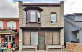 Casa de pueblo – Dufferin Street, Toronto, Ontario,  Canadá. C$1 330 000