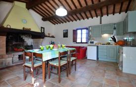 Terreno en Casole D'elsa, Italia. 1 150 000 €
