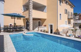 8 dormitorio casa de pueblo 300 m² en Vodnjan, Croacia. 749 000 €