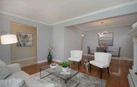 6 dormitorio casa de pueblo en Scarborough, Canadá. C$1 159 000