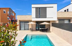 5 dormitorio casa de pueblo 157 m² en Umag, Croacia. Price on request