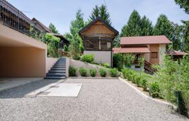 9 dormitorio casa de pueblo 218 m² en Karlovac County, Croacia. 450 000 €
