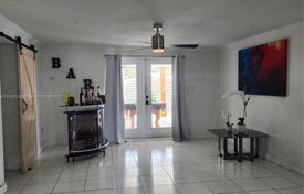 4 dormitorio casa de pueblo 257 m² en Homestead, Estados Unidos. $675 000