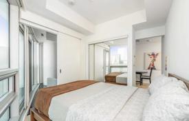 5 dormitorio piso en York Street, Canadá. C$793 000