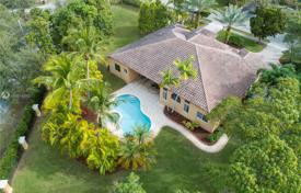 8 dormitorio villa 384 m² en Miami, Estados Unidos. $1 490 000