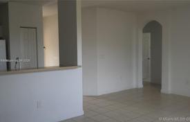 3-dormitorio apartamentos en condominio 99 m² en Homestead, Estados Unidos. $290 000