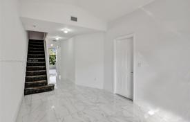 3 dormitorio casa de pueblo 128 m² en Fort Lauderdale, Estados Unidos. $410 000